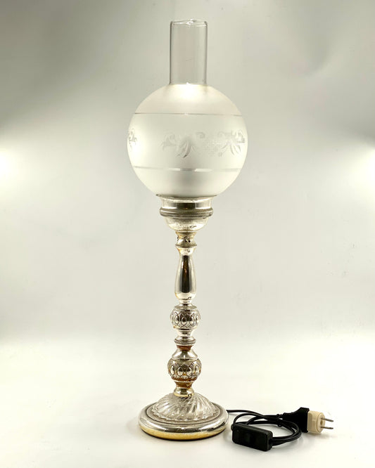 LÁMPARA ELÉCTRICA DE SILVERPLATE CON GLOBO DE CRISTAL